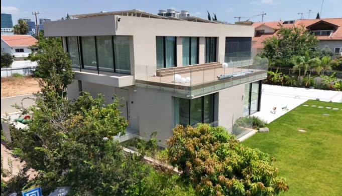 הרצליה פיתוח 2500